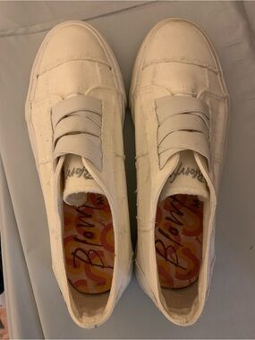 Blow Fish Malibu size 6.5 women’s sneakers
